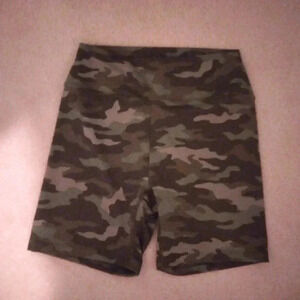 VS PINK camo active bike shorts-small NWOT
